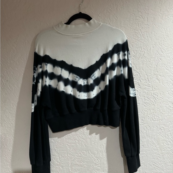 Fabletics pull over - Picture 1 of 2